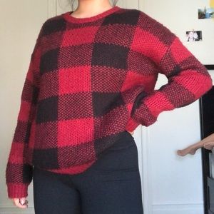 CHECKERED SWEATER